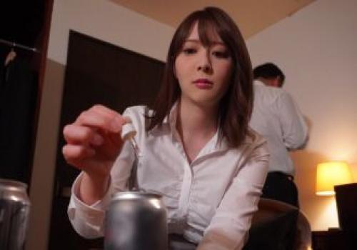 Sếp nữ rủ nhậu để cho dùng thuốc kích dục